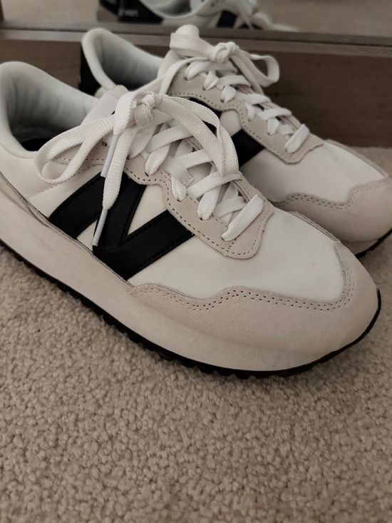 New Balance Shoes - Women’s New Balance 237 sneakers